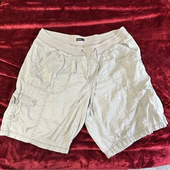 Supplies Tan Cargo Shorts with Elastic Waistband and Relaxed Fit 18W - Picture 2 of 8